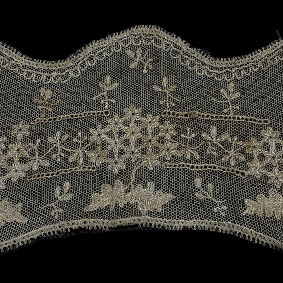 Vintage Delicate Tambour Lace Collar - Ecru - Picture 2 of 5